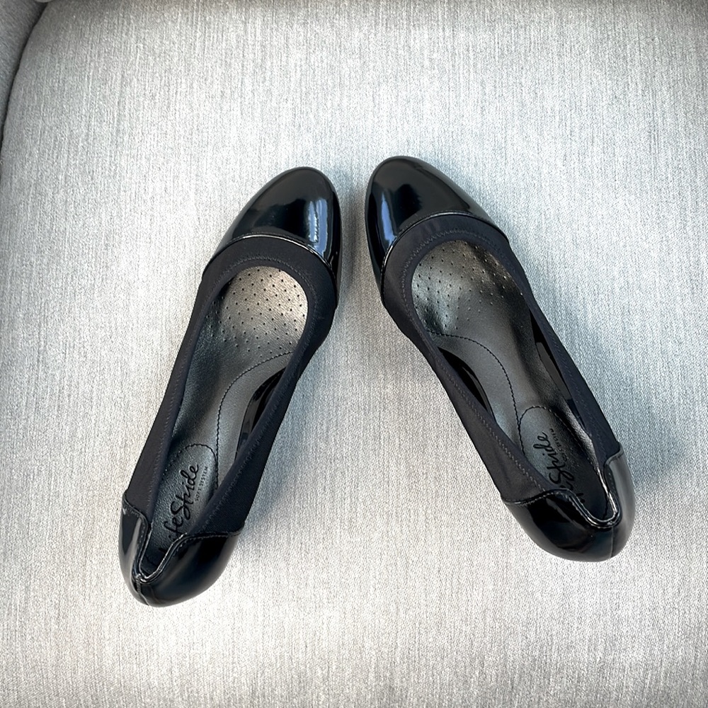 NWOT Lifestride Women's Juliana Stretch Wedge Round Toe Pump Black Size 9M